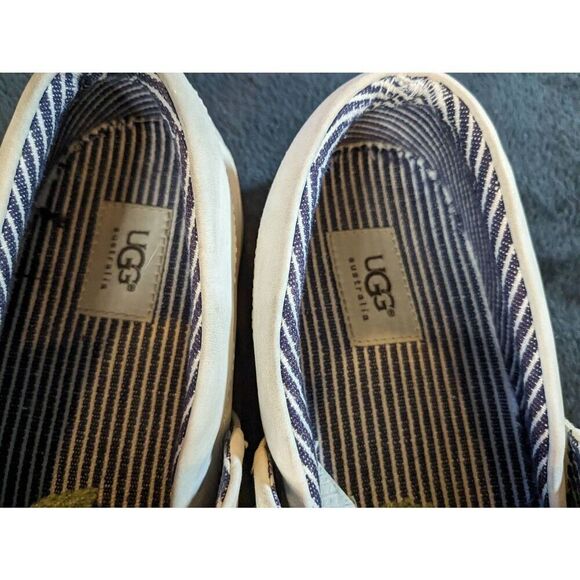 Mens UGG suede leather slip on shoes. In good condition size 12. - Picture 9 of 11